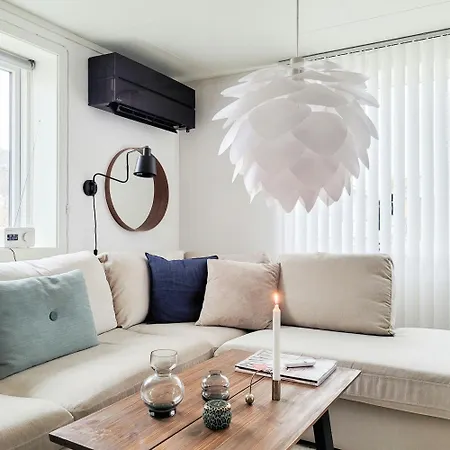 1950s Functionalist With Vagakallen Views 度假居